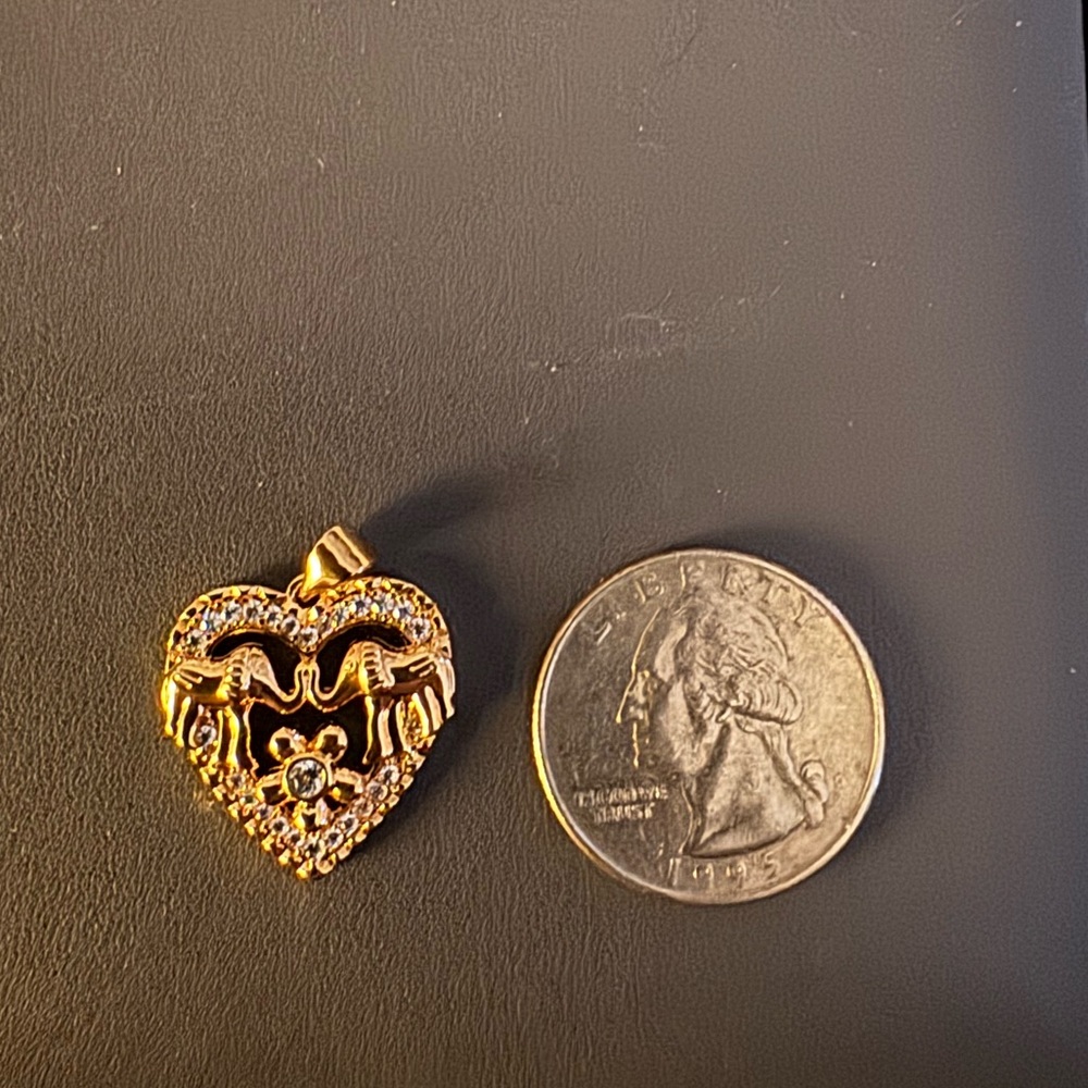 Gold-plated  Heart Pendant with Elephant Motif - Picture 3 of 3